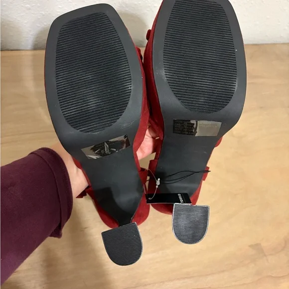 NWT Torrid Size 8.5W Red Platform Heels - Picture 7 of 10